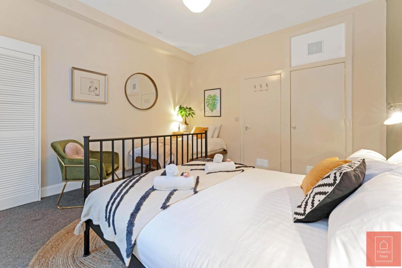 Cheerful Stays: Spacious Flat In Vibrant Leith Edimburgo Exterior foto