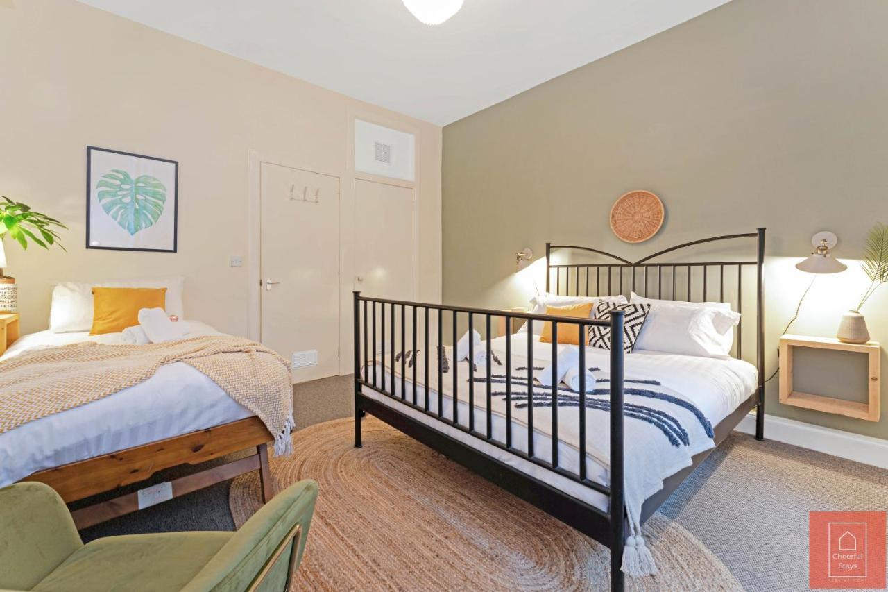 Cheerful Stays: Spacious Flat In Vibrant Leith Edimburgo Exterior foto